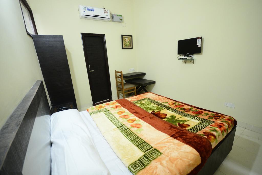Hotel Mehra Inn أمريتسار المظهر الخارجي الصورة