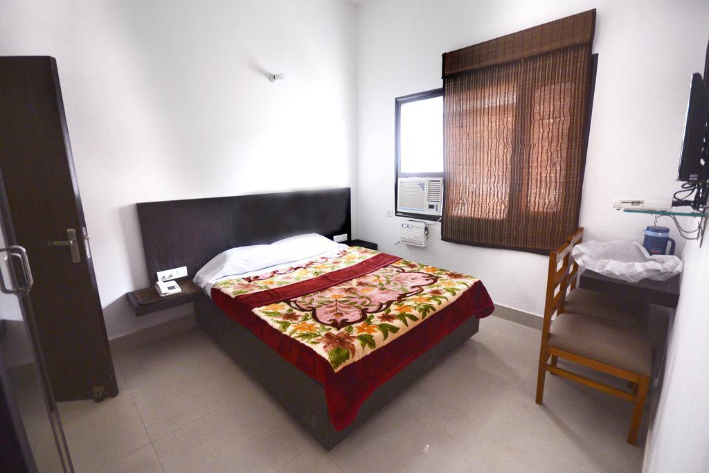 Hotel Mehra Inn أمريتسار المظهر الخارجي الصورة