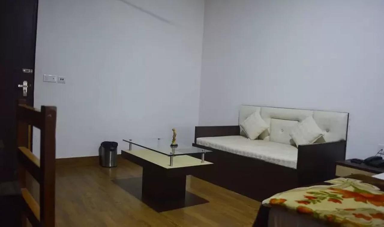 Hotel Mehra Inn أمريتسار المظهر الخارجي الصورة