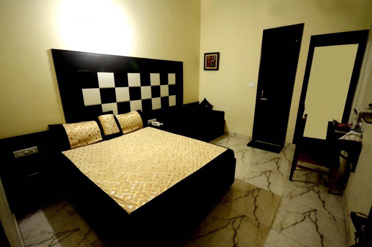 Hotel Mehra Inn أمريتسار المظهر الخارجي الصورة