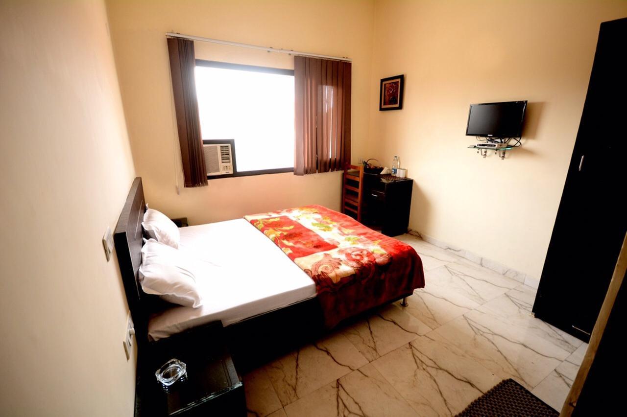 Hotel Mehra Inn أمريتسار المظهر الخارجي الصورة